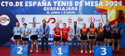 Girbau Vic TT, campió d'Espanya d'equips cadets, al podi. Foto RFETM