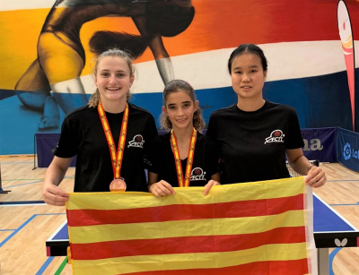 Jugadores i entrenadora a Múrcia