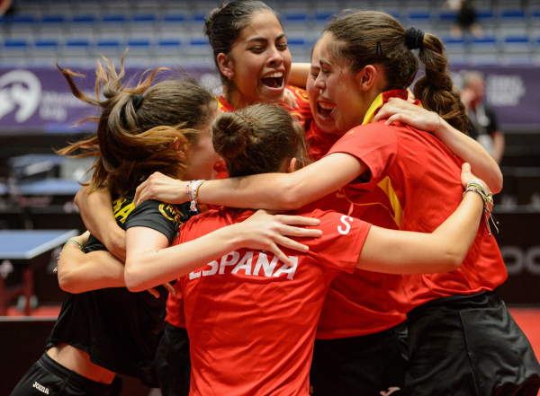 Celebració bronze a l'Europeu U19 a Ostrava (Txèquia)
