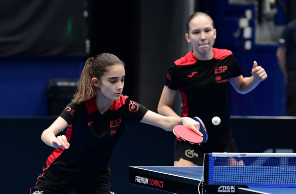 Irina Gimeno i Renata Shyphsa, subcampiones d'Europa de dobles U15, a Suècia. Foto ETTU