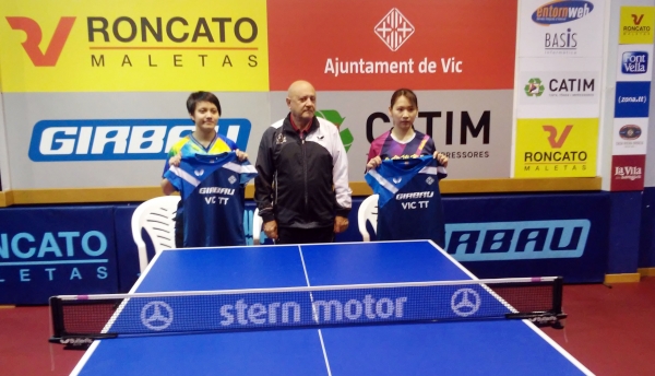 Salvador Serra va presentar les dues noves jugadores de Taipei