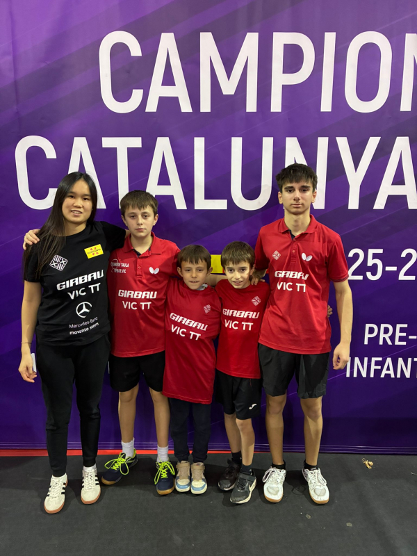 Oriol Tor, Pau Tor, Martí Collell i Joan Torrents a Reus, amb Noa Muñoz